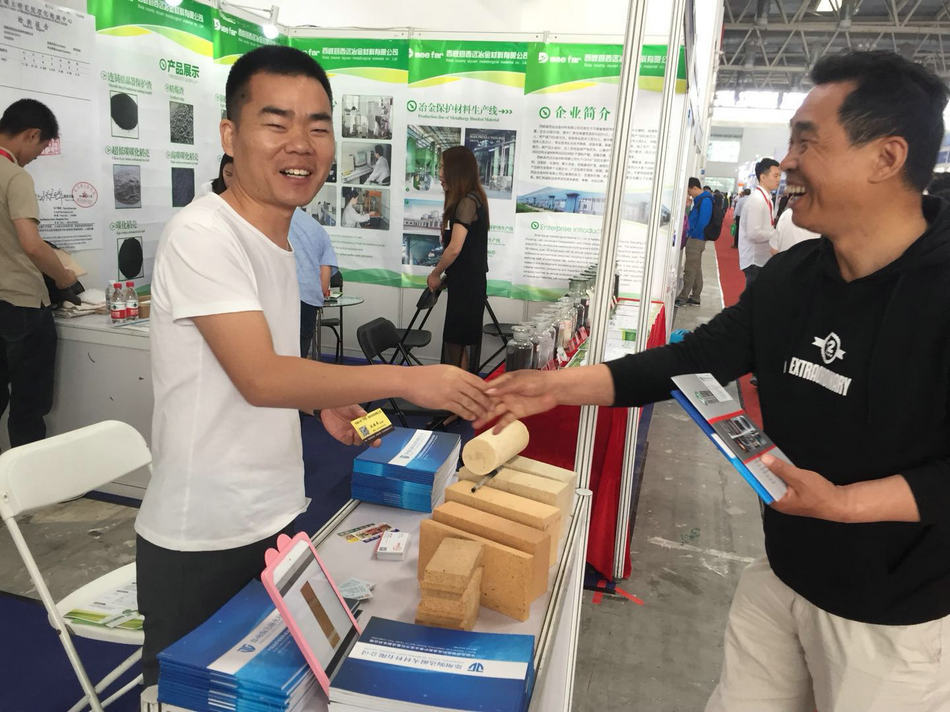 ��ʮ�Č��ͻ���ϼ��մ�չ�[��